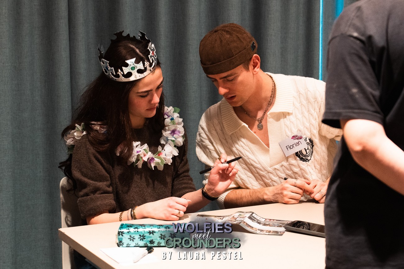 Extras by Laura Pestel