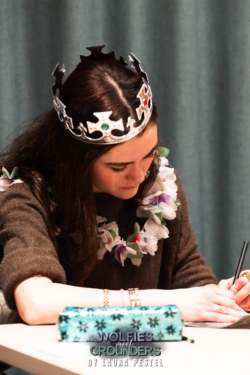 Extras by Laura Pestel