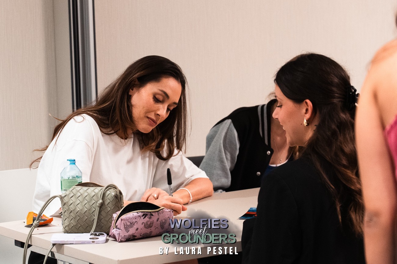 Extras by Laura Pestel