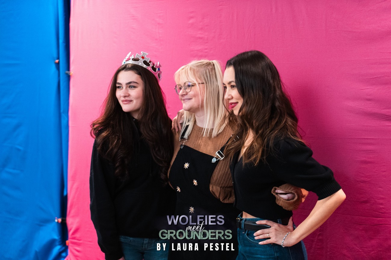 Extras by Laura Pestel