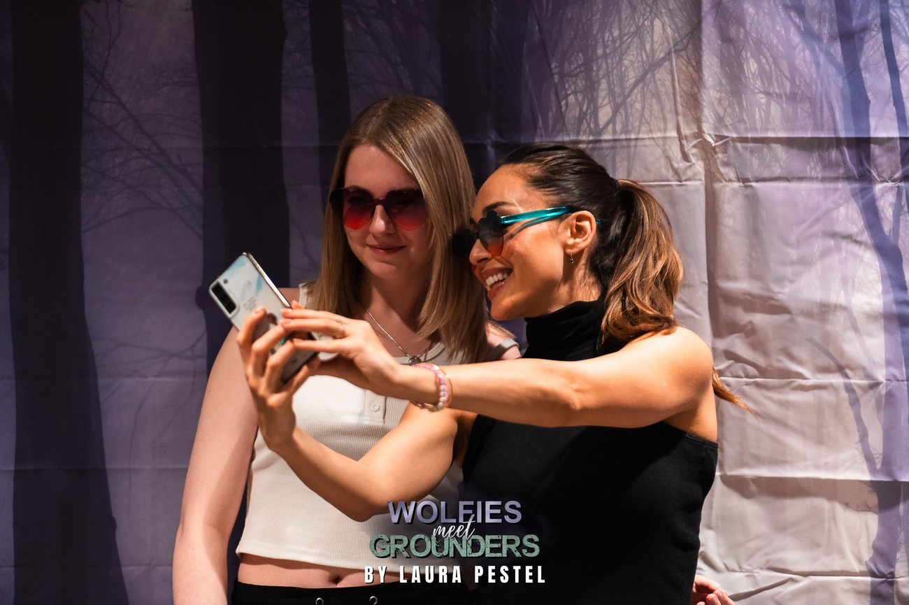 Extras by Laura Pestel