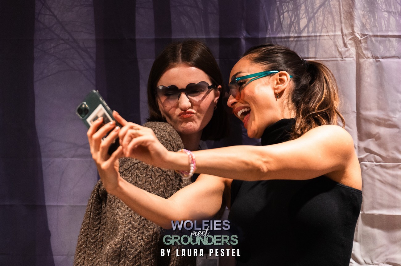 Extras by Laura Pestel