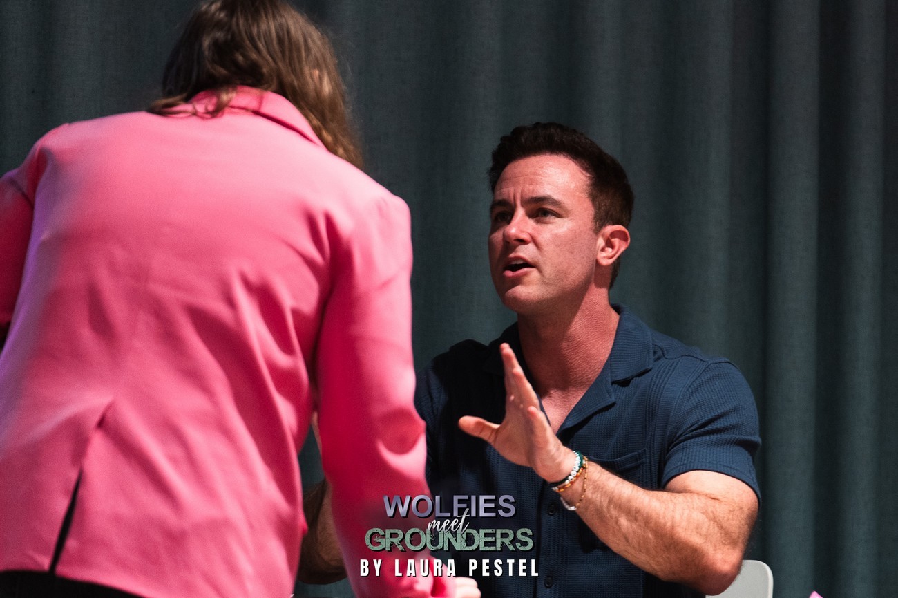 Extras by Laura Pestel