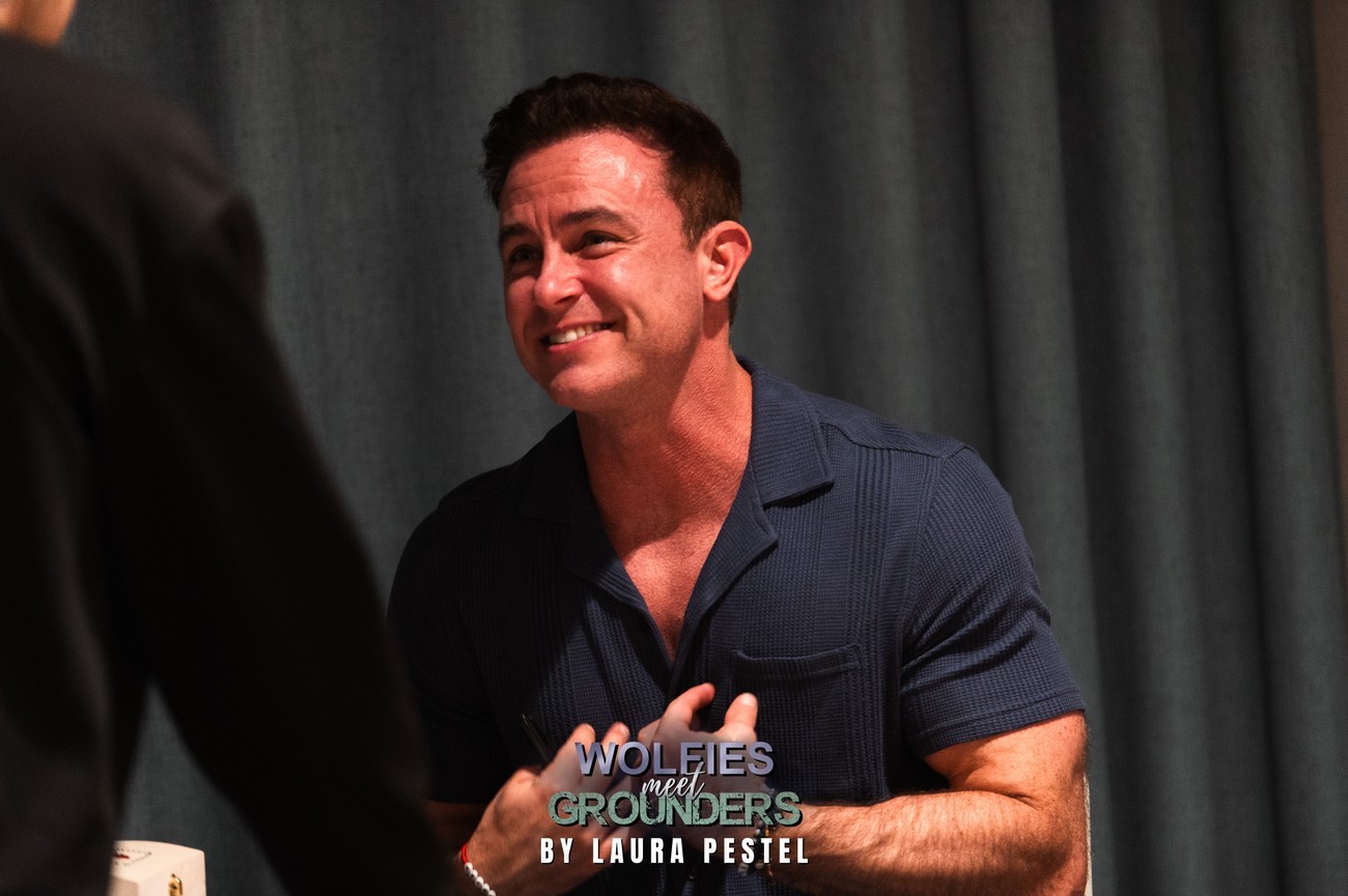 Extras by Laura Pestel